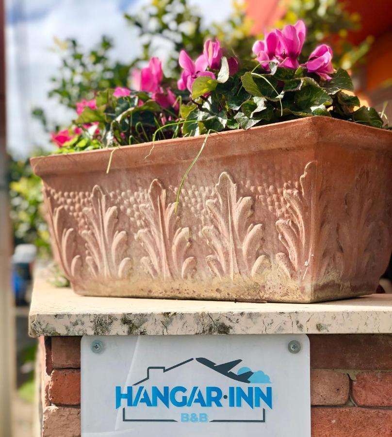 Hangar Inn 菲乌米奇诺 外观 照片